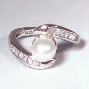 Vantel Pearls Illumination Ring